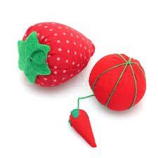 PRANSUNITA Needles Pin Cushion Tomato & Strawberry Shape, Perfect Item for organizing Your Needles, Pack of 2