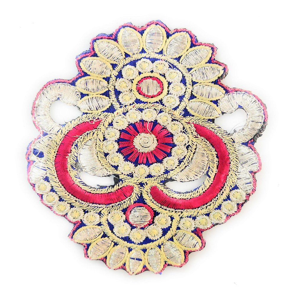 Fressia Fabrics 5 Pcs Sew On Glue On Fabric Patches Embroidery Applique Decoration for Clothes Dress Material Saree Suit Kurti Gown, Art & Craft, DIY Decor - Gold