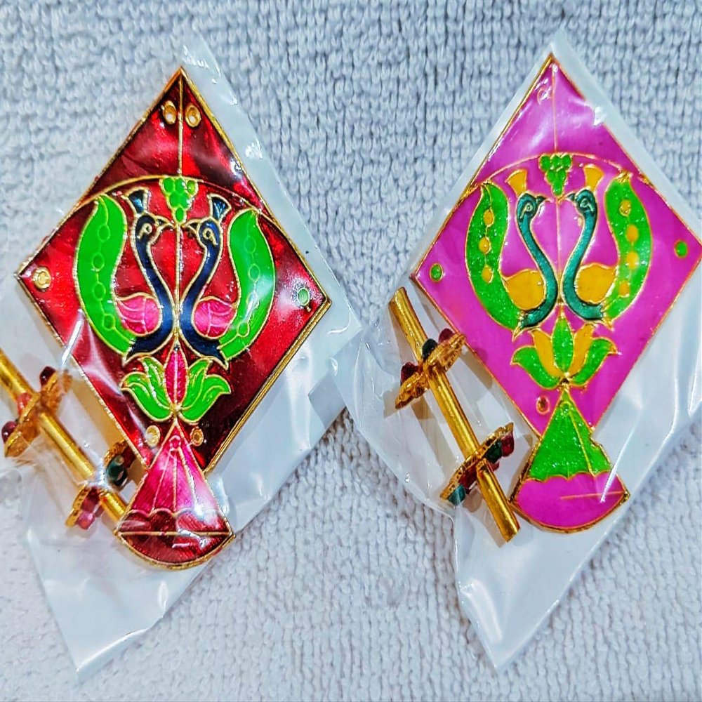 Brij sugandha The Kanha Store Meena Metal Patang/Kite with Firaki Laddu Gopal Ji Toys (Approx 3.5 cm) Set of 2