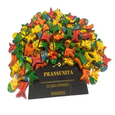 PRANSUNITA Wooden Fish Beads Size  2.5 cm, Used for Art and Crafts, Dresses, Beading, Pendant, Macrame, Jewellery Making, DIY Crafts & School Project etc Pack of 50 - Multi-Coloured