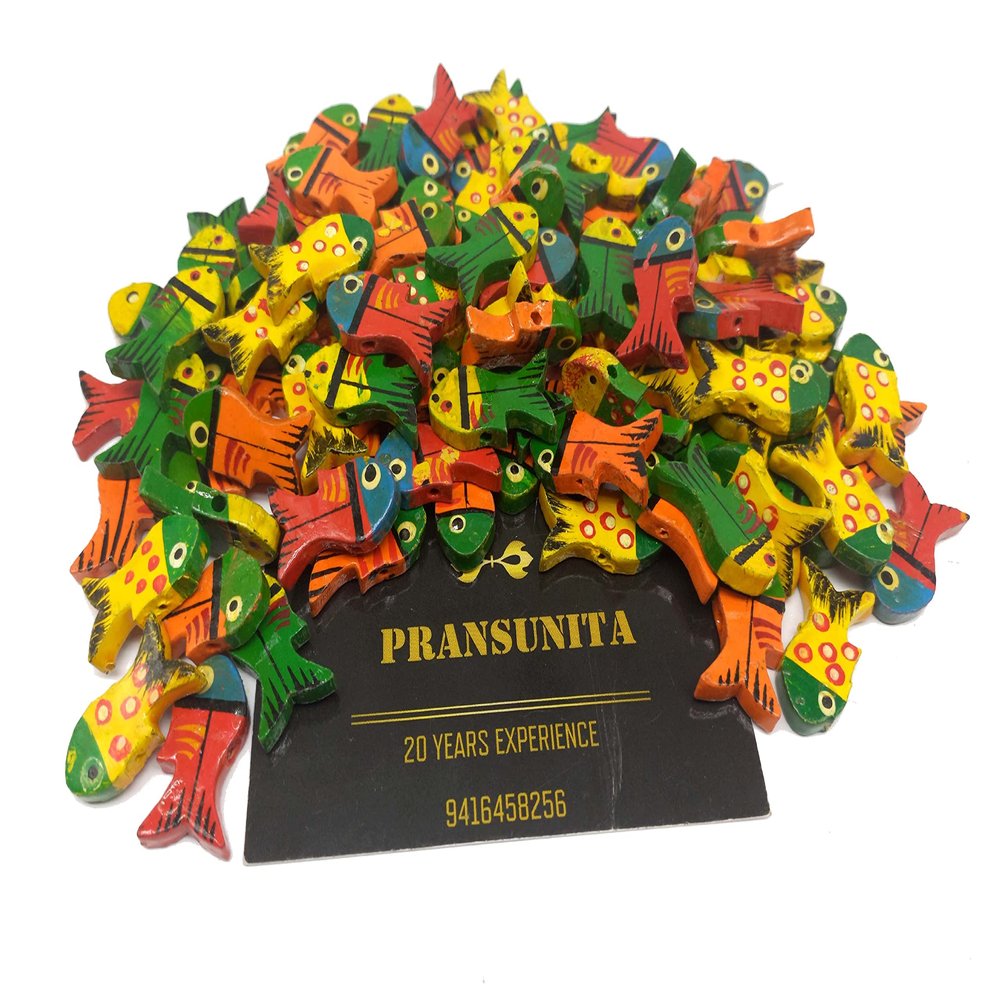 PRANSUNITA Wooden Fish Beads Size  2.5 cm, Used for Art and Crafts, Dresses, Beading, Pendant, Macrame, Jewellery Making, DIY Crafts & School Project etc Pack of 50 - Multi-Coloured